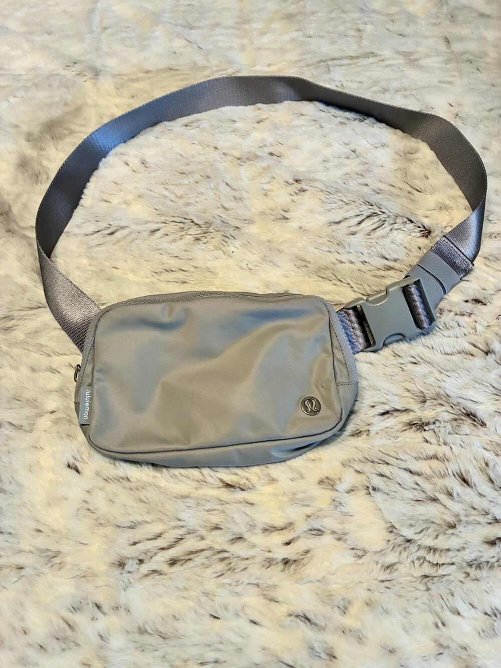 Lululemon Everywhere Belt Bag Crossbody Travel Pouch